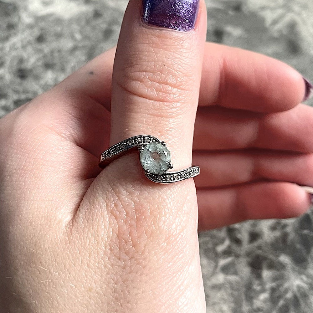 Vintage Avon Round Cut Blue Topaz 925 Silver Ring
